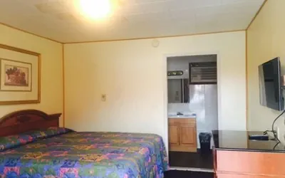 Photo 4 - Penn Terrace Motel