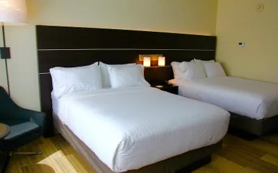Photo 4 - Holiday Inn Express & Suites Oswego by IHG