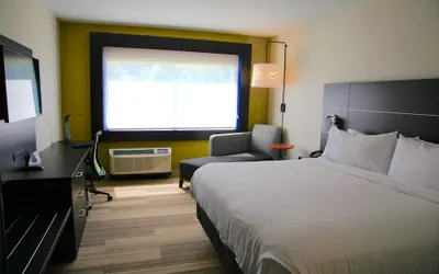 Photo 3 - Holiday Inn Express & Suites Oswego by IHG
