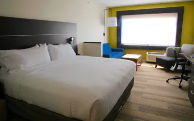 Photo 5 - Holiday Inn Express & Suites Oswego by IHG