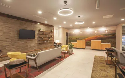 Photo 4 - La Quinta Inn & Suites by Wyndham Morgan Hill-San Jose South