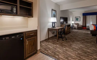 Photo 4 - Best Western Plus Ardmore Inn & Suites