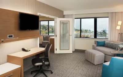 Photo 4 - Courtyard by Marriott Seattle Everett Downtown
