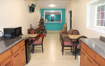 Photo 2 - American Inn & Suites