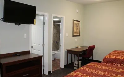 Photo 4 - American Inn & Suites