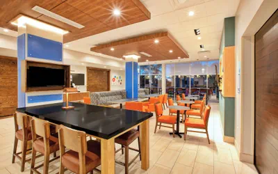 Holiday Inn Express & Suites New Castle by IHG