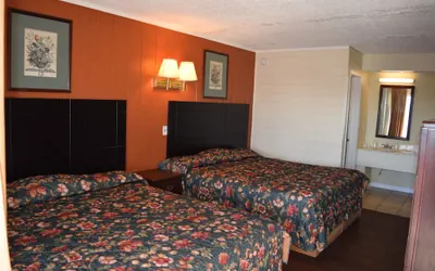 Photo 4 - Dry Dock Motel