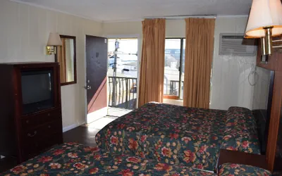 Photo 5 - Dry Dock Motel