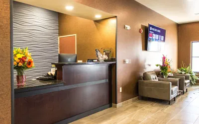 Photo 4 - Cobblestone Hotel & Suites – Chippewa Falls