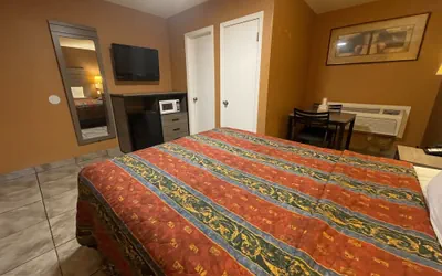 Photo 5 - New Corral Motel