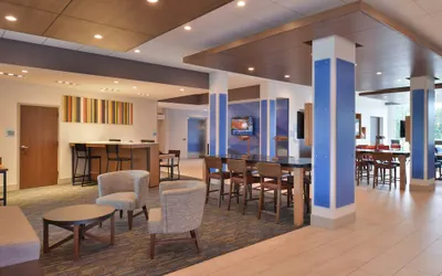 Holiday Inn Express & Suites Omaha Airport by IHG