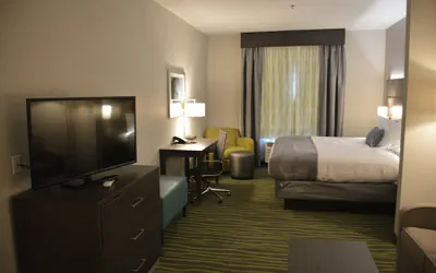Photo 5 - Best Western Plus Prien Lake Hotel & Suites - Lake Charles