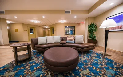 Photo 4 - Candlewood Suites Fairbanks by IHG