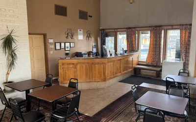 Photo 3 - Thunderbird Motel