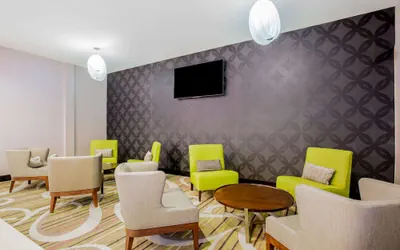Photo 4 - La Quinta Inn & Suites by Wyndham McAllen Convention Center
