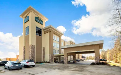Photo 2 - La Quinta Inn & Suites by Wyndham West Monroe
