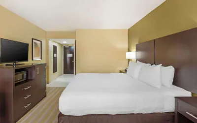 Photo 5 - Best Western Plus Thornburg Inn & Suites