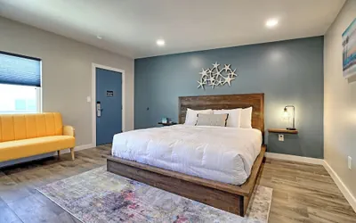 Photo 4 - White Caps Motel