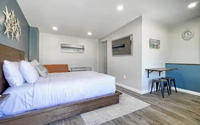 Photo 5 - White Caps Motel