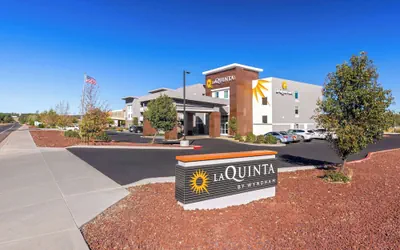Photo 2 - La Quinta Inn & Suites by Wyndham Williams-Grand Canyon Area