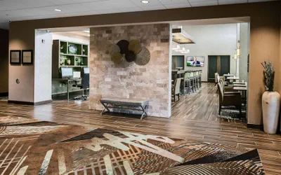 Photo 4 - Hampton Inn & Suites Hudson