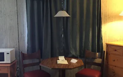 Photo 4 - Z Bar Motel
