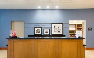 Photo 3 - Hampton Inn Palatka
