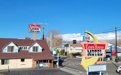 Photo 2 - Townhouse Motel