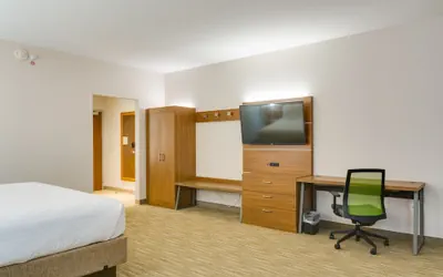 Photo 5 - Holiday Inn Express & Suites Russellville by IHG