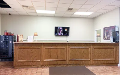 Photo 4 - Paris Inn and Suites