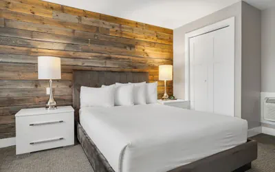 Photo 2 - Lake Placid Inn: Residences