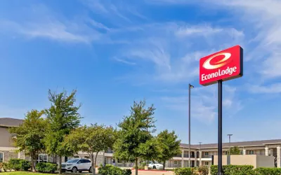 Photo 2 - Econo Lodge