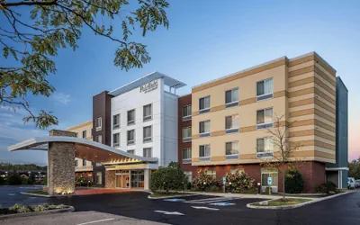 Photo 2 - Fairfield Inn and Suites by Marriott Akron Stow