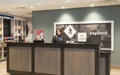 Photo 2 - Hampton Inn & Suites Chicago Schaumburg