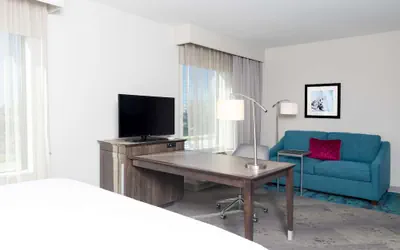 Photo 4 - Hampton Inn & Suites Chicago Schaumburg