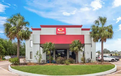 Photo 2 - Econo Lodge Inn & Suites Channelview - Houston East