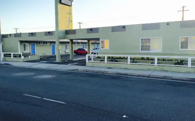 Photo 2 - Town House Motel
