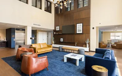 Photo 4 - Hampton Inn & Suites Los Angeles - Glendale