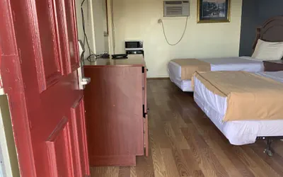 Photo 5 - Sunset Inn
