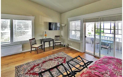 Photo 4 - Friday Harbor Grand B&B