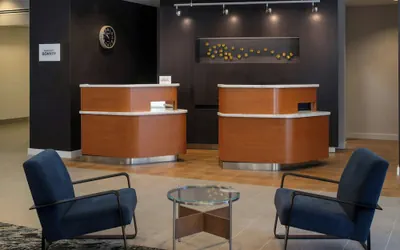 Photo 3 - Courtyard by Marriott Houston City Place
