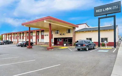 Photo 2 - Red Lion Inn & Suites Yakima