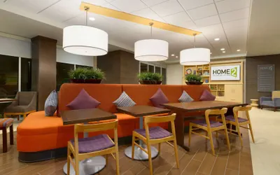 Photo 5 - Home2 Suites by Hilton Phoenix Chandler