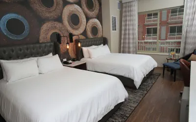 Photo 5 - Hotel Indigo Naperville Riverwalk by IHG