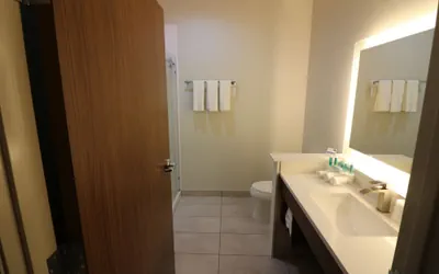 Photo 3 - Holiday Inn Express & Suites Coffeyville by IHG