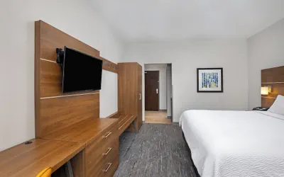 Photo 3 - Holiday Inn Express & Suites Carrollton West by IHG