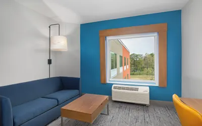 Photo 5 - Holiday Inn Express & Suites Carrollton West by IHG