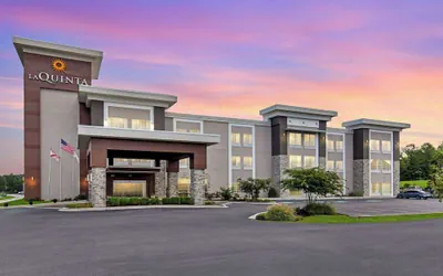 Photo 2 - La Quinta Inn & Suites by Wyndham Cullman