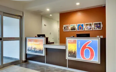 Photo 3 - Motel 6 Poplar Bluff, MO