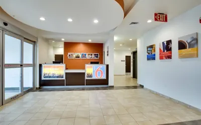 Photo 4 - Motel 6 Poplar Bluff, MO